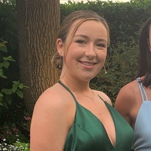 Meet your Posher, Olivia